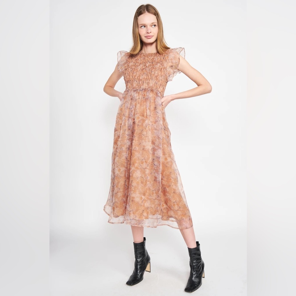 En Saison | Size Small, Peach | La Raque, Smocked Midi Dress